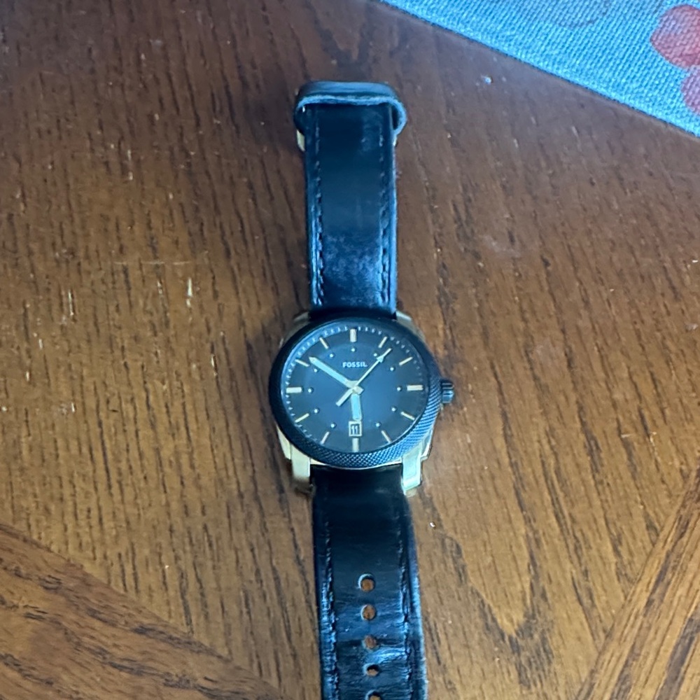 Fossil Black Dial Leather Strap Watch no box available